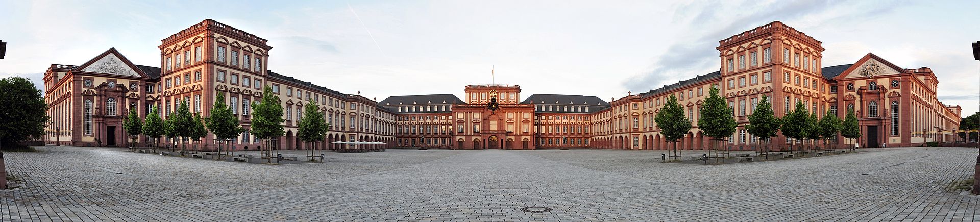 PHOTO 1 Panorame Mannheim Palace